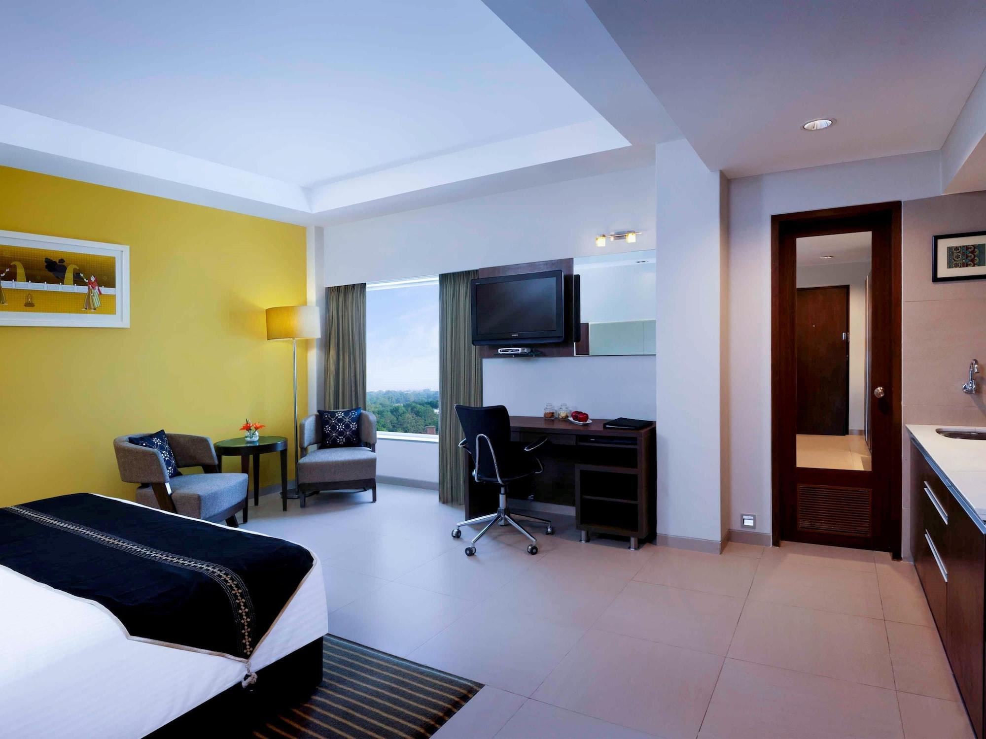 Grand Mercure Vadodara Surya Palace Exterior foto