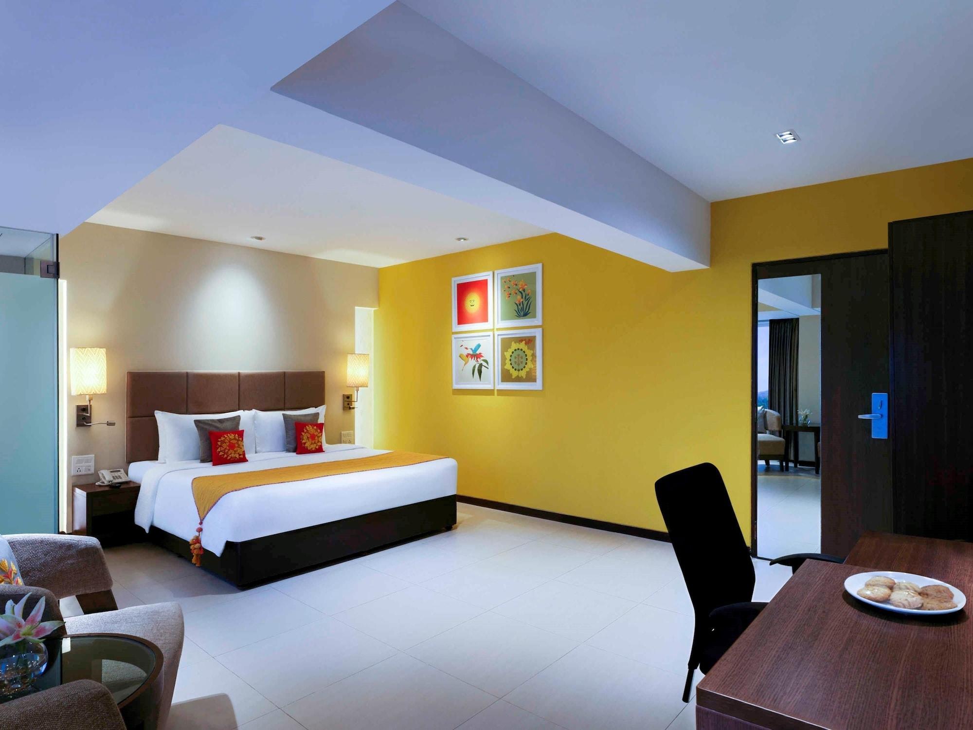 Grand Mercure Vadodara Surya Palace Exterior foto
